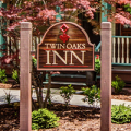 Twin Oaks Inn